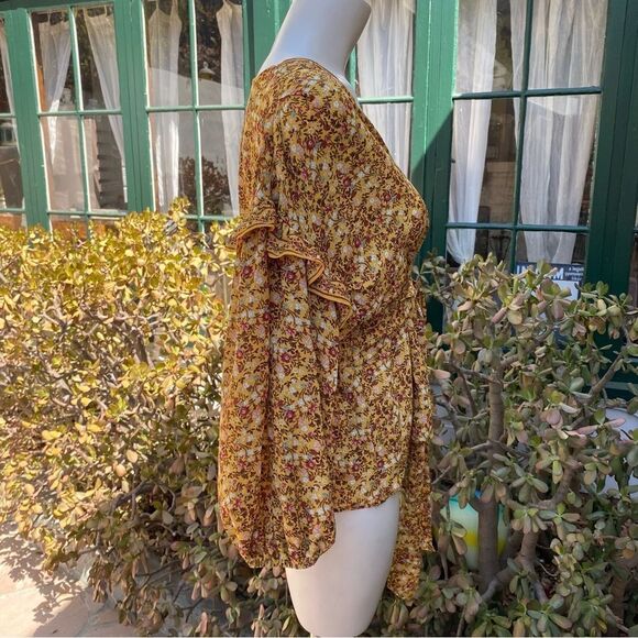 Max Studio Crepe 3/4 Sleeve Tie Front Blouse size small - Picture 13 of 13